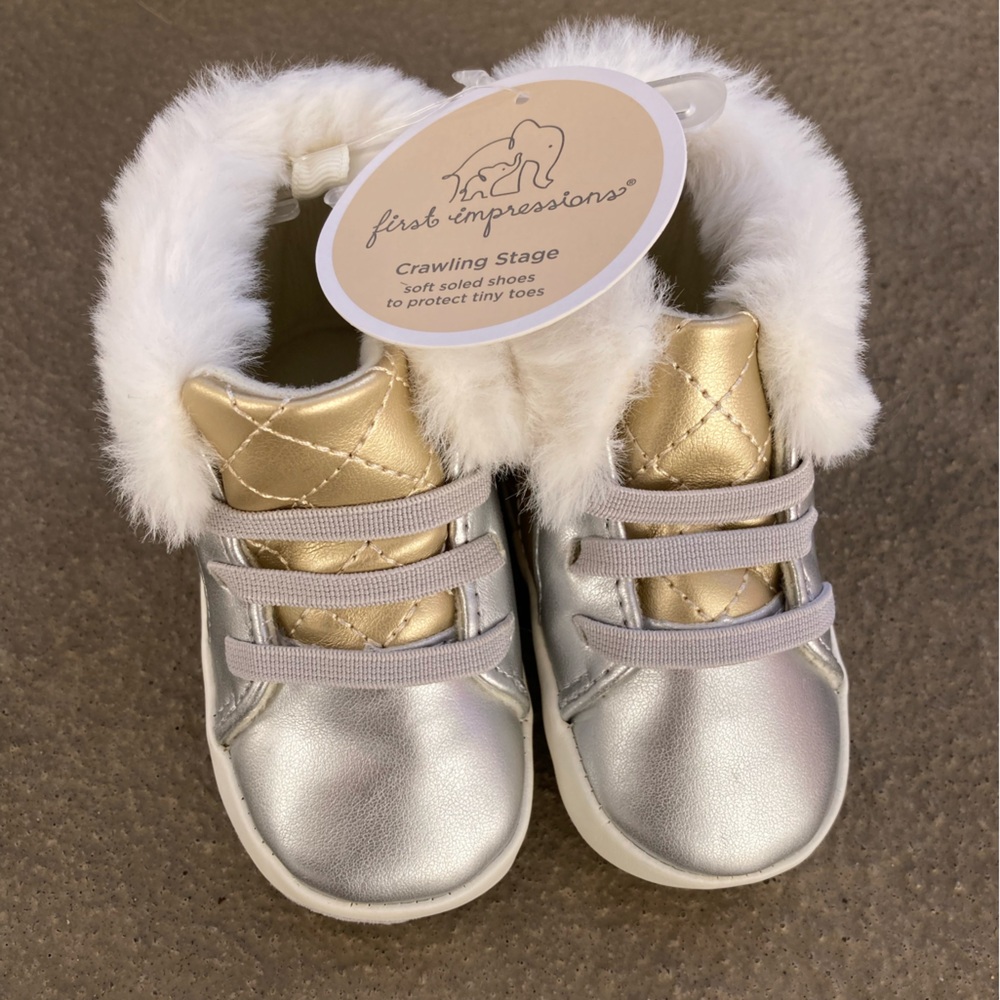 Baby crawling shoes 6-9m